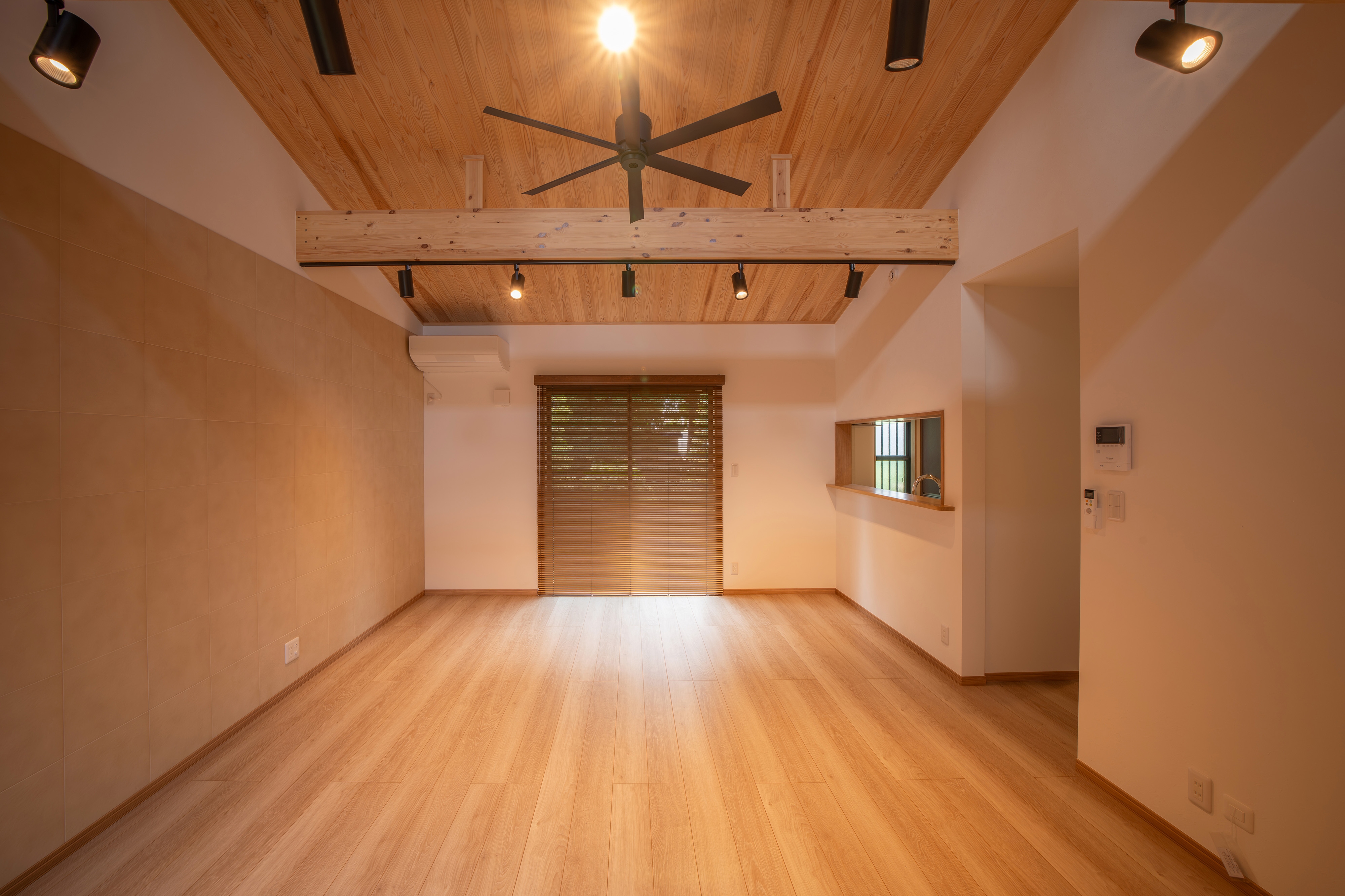 1階東リビング(ブラインド)DSC8708.jpg